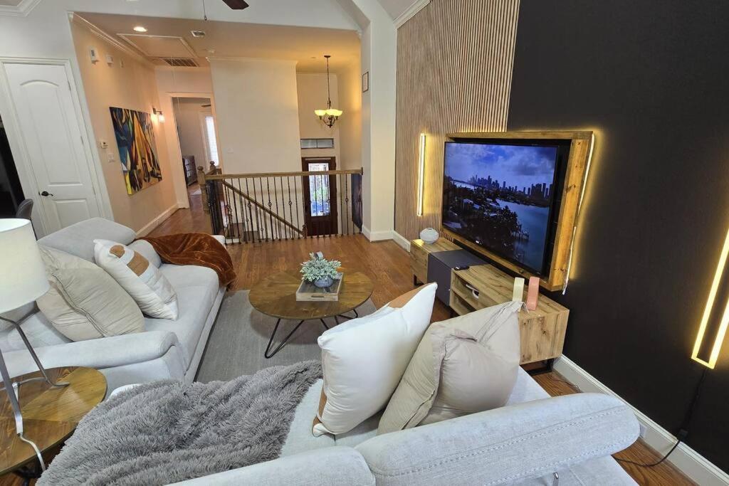 Modern Galleria Gem Private Jacuzzi 3 Br ฮูสตัน ภายนอก รูปภาพ