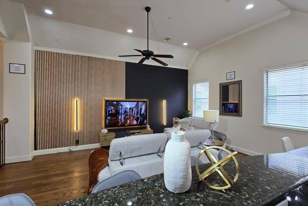 Modern Galleria Gem Private Jacuzzi 3 Br ฮูสตัน ภายนอก รูปภาพ