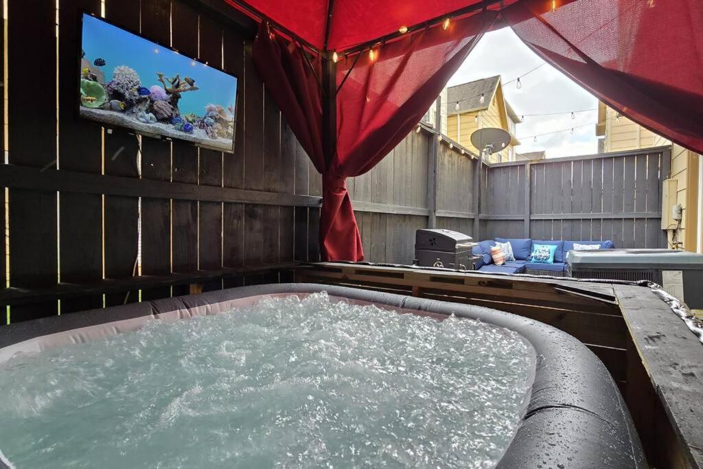 Modern Galleria Gem Private Jacuzzi 3 Br ฮูสตัน ภายนอก รูปภาพ